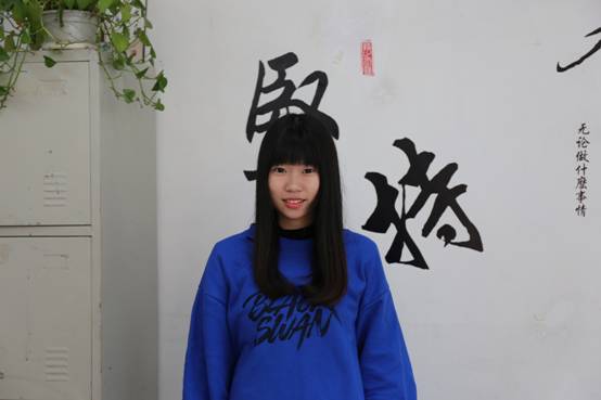 叶露馨.JPG